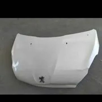 Capô Peugeot 208/2018 - Original ( peça usada com detalhes para serem reparados)