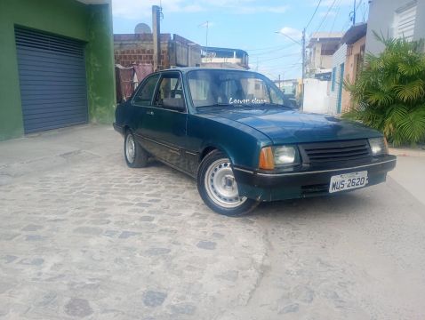 Carro bom de procedência há mais de seis anos comigo 