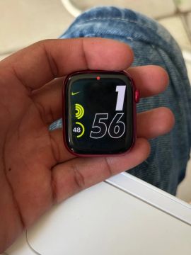 Apple Watch série 7 45mm Red 