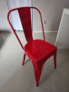 Cadeira de Metal Vermelha