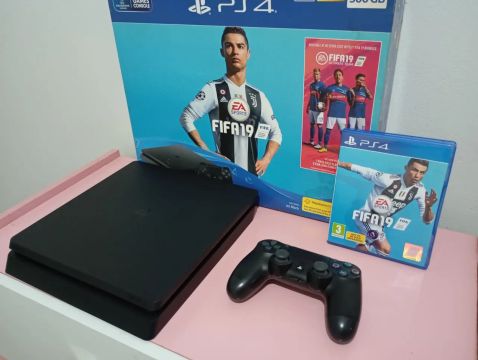 Ps4 slim , muito conservado e com jogos!