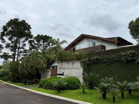 Maravilhosa casa em Condomínio de Alto Padrão no Ecoville - 5 Suítes e terreno de 1.700m²
