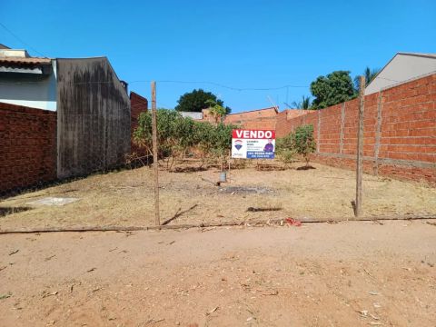 Terreno residencial para venda, 240m²