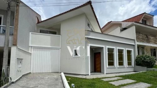 Imóvel para aluguel possui 350 metros quadrados com 4 quartos em Santo Inácio - Curitiba -