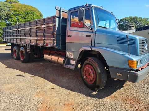 Caminhão Mercedes Benz 1618 Graneleira 