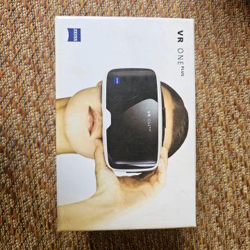 Óculos de Realidade Virtual VR One Plus Zeiss