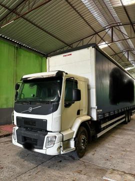 VOLVO VM 270 6x2 COM SIDER 