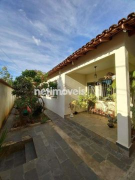 Casa Residencial à Venda com 4 Dormitórios em Nova Suíssa, 154 m² de Área Útil