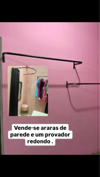 Araras de parede e provador redondo
