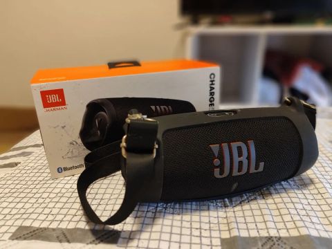 Caixa de Som JBL Charge 5 - Bluetooth - Impermeável - Pouco usada, perfeito estado. 