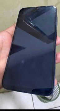 Vendo uma 15 128 GB o único dono nunca foi trocado nada só o celular e o carregador