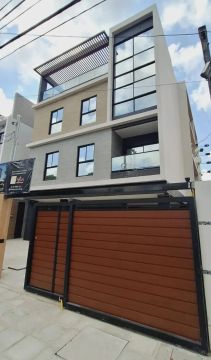 Apto de 03 quartos, térreo c/ área privativa, gourmet e piscina, nos Bancários.