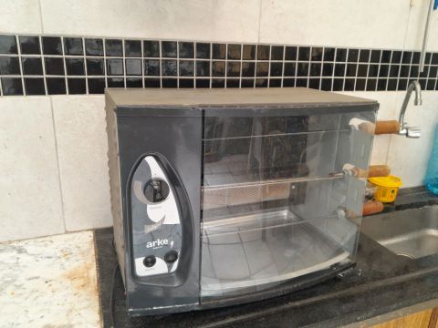 Churrasqueira gás gpl, com três espetos - Arke A5GRA-01