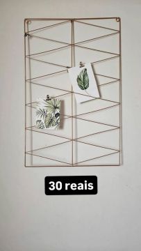 Painel Decorativo em Metal Dourado