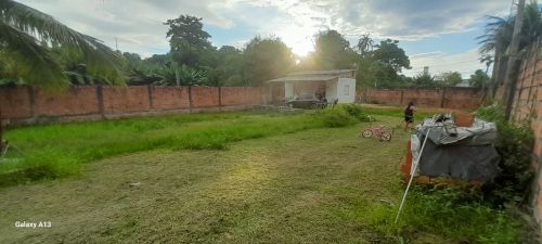 Casa com terreno 20x30