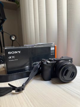 Câmera Sony ?7c - impecável