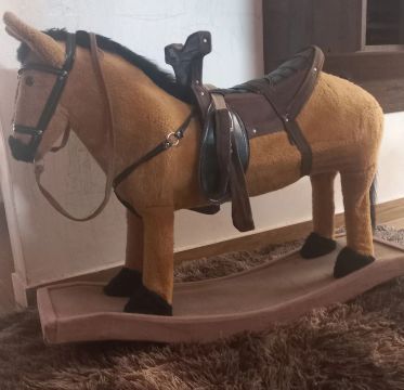 Cavalo de balanço infantil