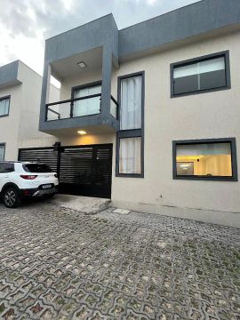 Casa 3/4 sendo três suítes | Miragem Lauro de Freitas Bahia. 