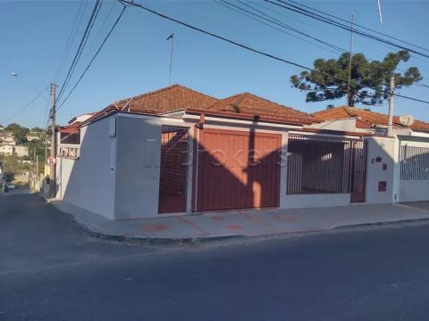 Casa ampla no centro
