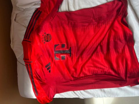 Camisa do Bayern de Munique - Oficial - Tamanho M