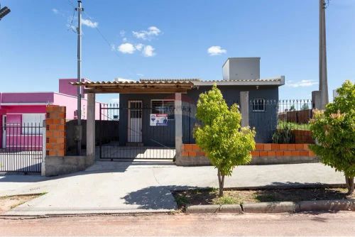 CASA NO RESIDENCIAL GALÁPAGOS - UM DORMITÓRIO 1 QUARTO - 1 BANHEIRO/ 1 SUÍTE - 1 VAGA DE G