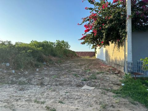 TERRENO NA PRAIA DO MORRO BRANCO. BEBERIBE-Ce