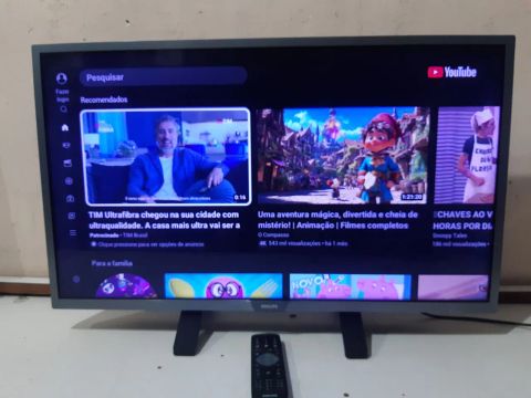 TV Smart 32 pol philips não tem Netflix so youtube e outros imagem perfeita sem detalhes. 