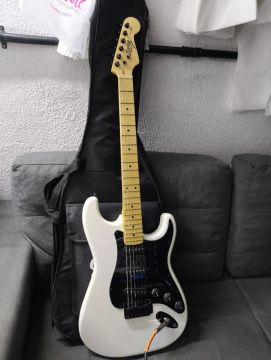 Linda Guitarra Stratocaster (Desenho original fender) Seven SGT-207 (Nova)  