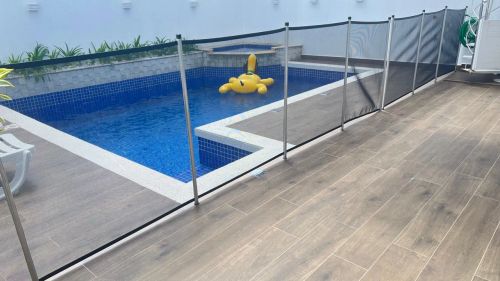 Tela de proteção para piscina. 