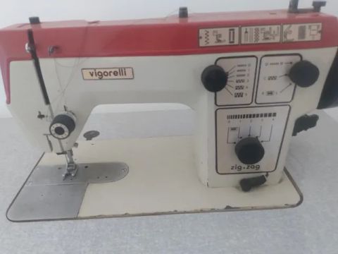 Máquina de costura Vigorelli 
