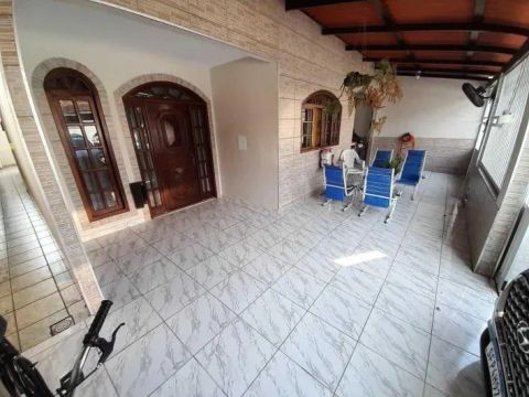 LINDA CASA EM SANTOS