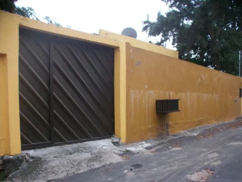 FLORES, Imóvel de 04 Qtos, por Trás da Fre Gelo da Torquato Tapajos