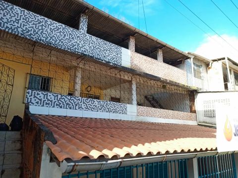  *83Principal de paripe ,  2 residencia comerciais e cobertura 