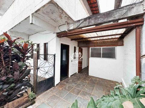Casa 2 Quartos (1 suíte)