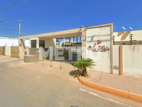Terreno à venda com 250m , nascente, aterrado e murado, JUAZEIRO - BA