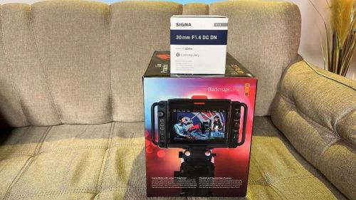 Câmera Blackmagic Studio 4k Plus G2 + Lente Sigma DC DN F1.4 30mm (52mm) (Produto Novo)