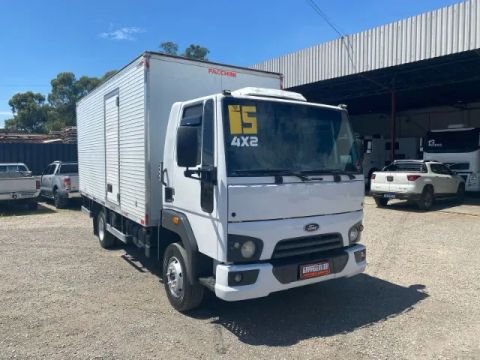 FORD CARGO 816 2015 BAÚ 