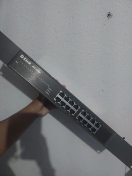 Switch D-Link DES-1016D 16 Portas 100Mbps