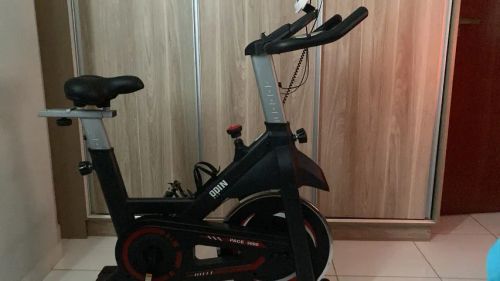 Bicicleta Ergométrica Para Spinning Mecanica 8kg Odin Fit Cor Preto/Vermelho
