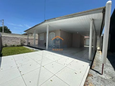 Residência com 04 dormitórios no Jardim Canadá