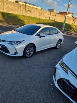 Corolla xei 2.0 Branco Perola 2024 com 20 mil km