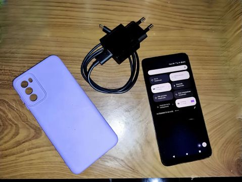Vendo moto G52 5G com 128 de memoria interna