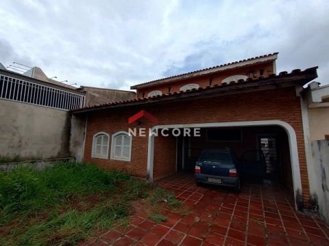 Casa em Avenida Baden Powell - Jardim Nova Europa - Campinas/SP