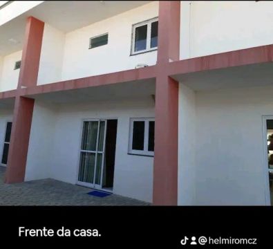 Casa a venda mobiliada e com piscina na Praia do Francês