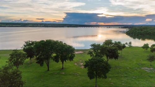 Rancho com Pé na Areia à Venda no Rio Sucuriú  Três Lagoas/MS