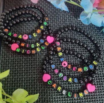 Pulseiras de miçangas personalizadas para amigas