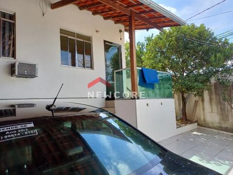 Casa em 8 - São Pedro - Esmeraldas/MG