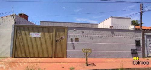 CASA COM PISCINA NO BAIRRO TIJUCA