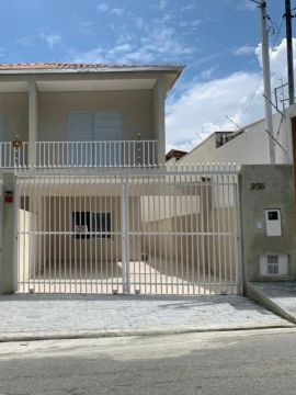 CASA COM 4 DORMITORIOS COM 2 SUITES