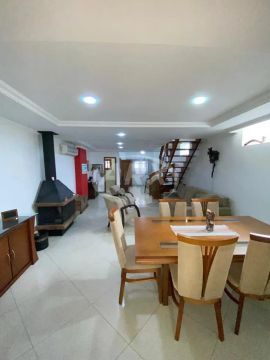 Casa de 170.0m² no bairro Sarandi, com 2 quartos (